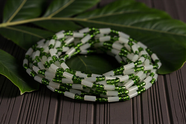 Waist Beads / African Waist Chain - EGHE - Green / white (elastic)